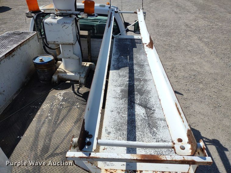 image for item LL9086 2001 Ford F450 Super Duty XL  bucket truck