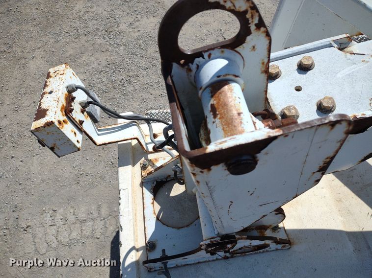 image for item LL9086 2001 Ford F450 Super Duty XL  bucket truck