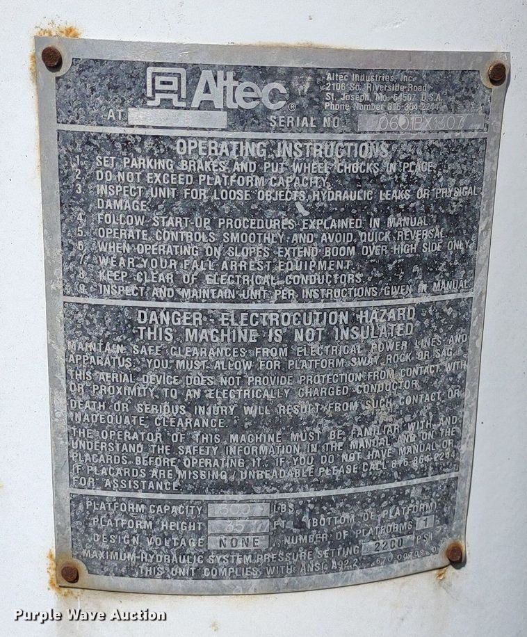 image for item LL9086 2001 Ford F450 Super Duty XL  bucket truck