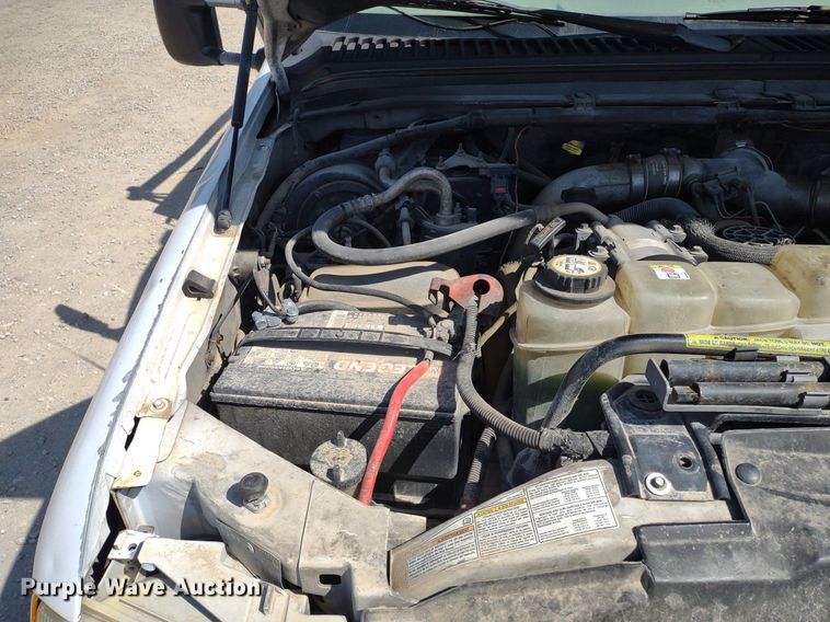 image for item LL9086 2001 Ford F450 Super Duty XL  bucket truck