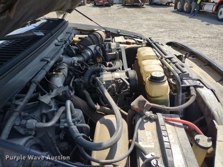 image for item LL9086 2001 Ford F450 Super Duty XL  bucket truck