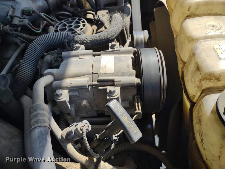 image for item LL9086 2001 Ford F450 Super Duty XL  bucket truck