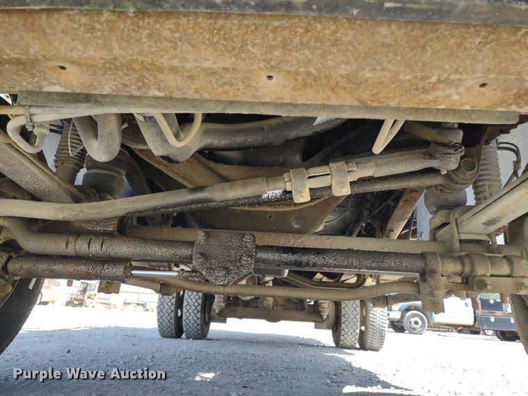 image for item LL9086 2001 Ford F450 Super Duty XL  bucket truck