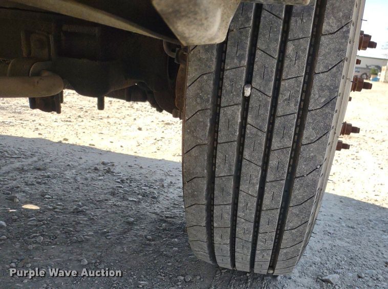 image for item LL9086 2001 Ford F450 Super Duty XL  bucket truck