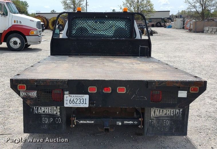 image for item LL9087 2007 Ford F350 Super Duty XL  flatbed pickup truck