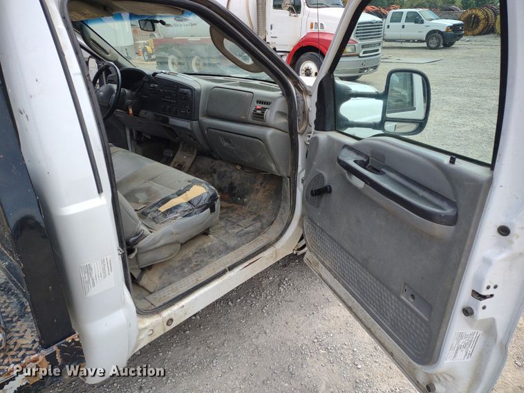 image for item LL9087 2007 Ford F350 Super Duty XL  flatbed pickup truck