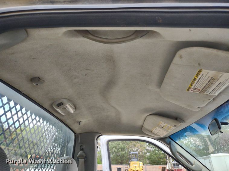 image for item LL9087 2007 Ford F350 Super Duty XL  flatbed pickup truck