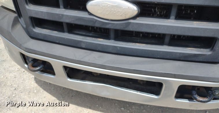 image for item LL9087 2007 Ford F350 Super Duty XL  flatbed pickup truck