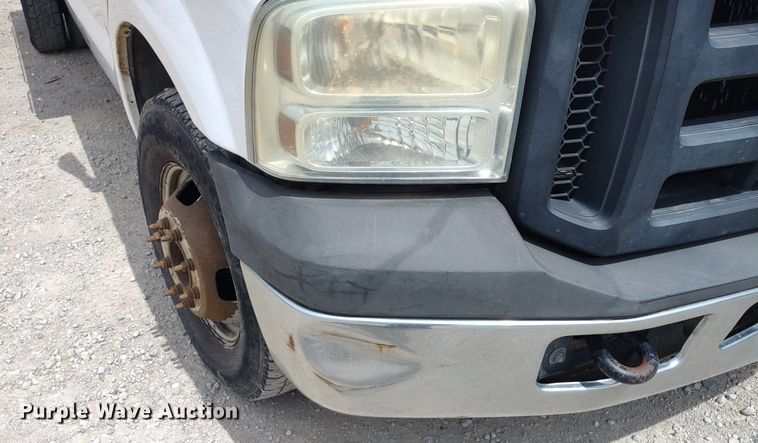 image for item LL9087 2007 Ford F350 Super Duty XL  flatbed pickup truck