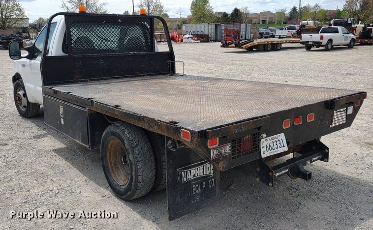 image for item LL9087 2007 Ford F350 Super Duty XL  flatbed pickup truck