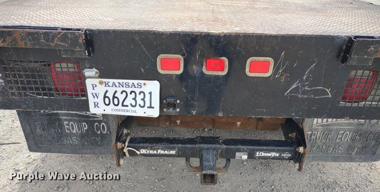 image for item LL9087 2007 Ford F350 Super Duty XL  flatbed pickup truck