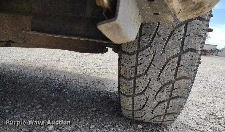 image for item LL9087 2007 Ford F350 Super Duty XL  flatbed pickup truck