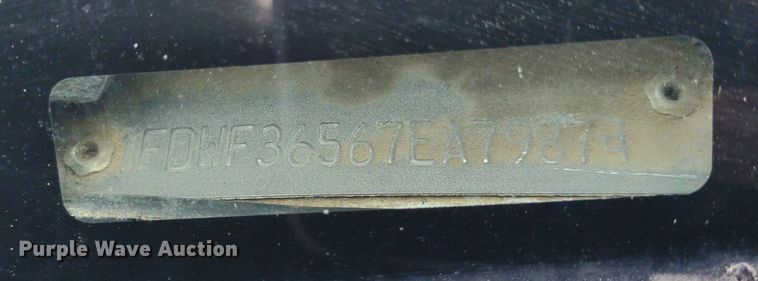 image for item LL9087 2007 Ford F350 Super Duty XL  flatbed pickup truck