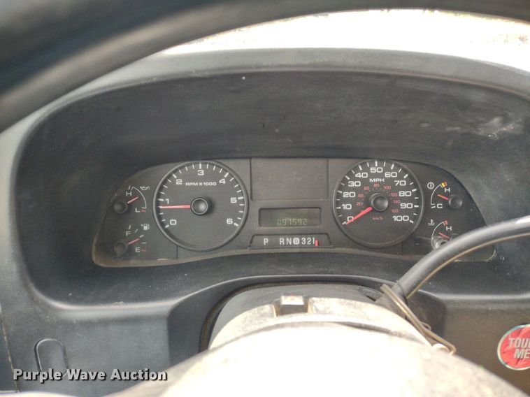 image for item LL9088 2006 Ford F350 Super Duty XL  Crew Cab utility bed pickup truck