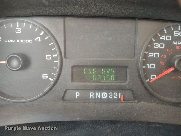 image for item LL9088 2006 Ford F350 Super Duty XL  Crew Cab utility bed pickup truck