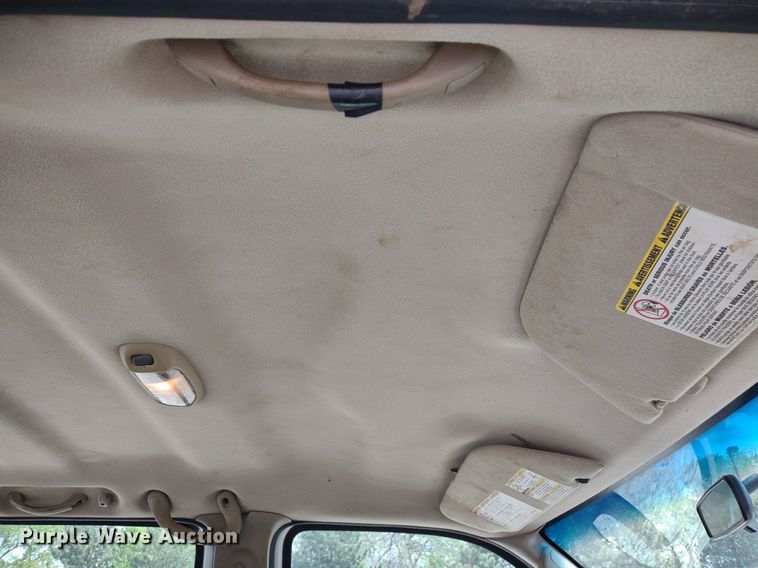 image for item LL9088 2006 Ford F350 Super Duty XL  Crew Cab utility bed pickup truck