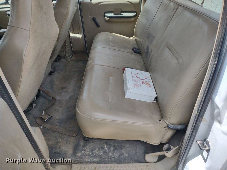 image for item LL9088 2006 Ford F350 Super Duty XL  Crew Cab utility bed pickup truck