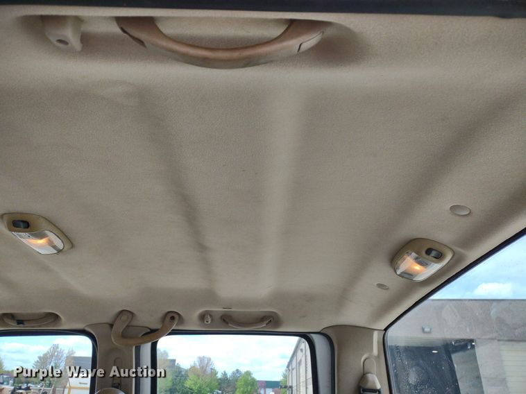 image for item LL9088 2006 Ford F350 Super Duty XL  Crew Cab utility bed pickup truck