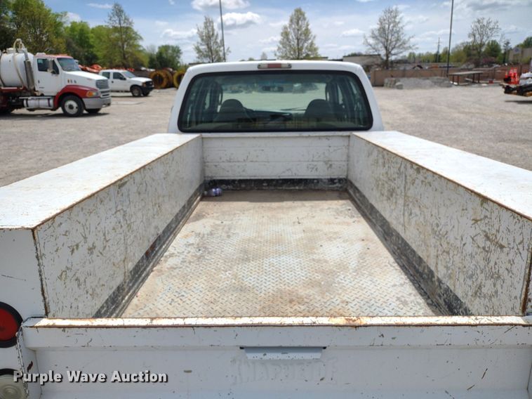 image for item LL9088 2006 Ford F350 Super Duty XL  Crew Cab utility bed pickup truck