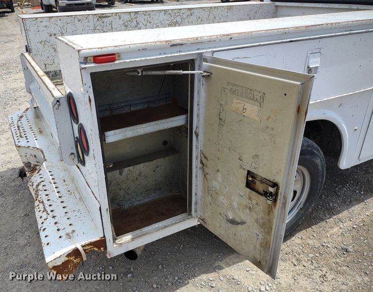 image for item LL9088 2006 Ford F350 Super Duty XL  Crew Cab utility bed pickup truck