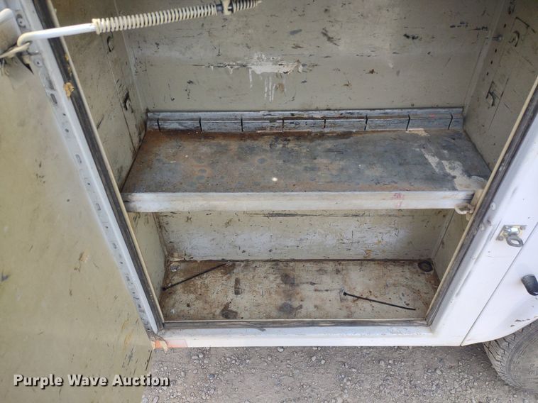 image for item LL9088 2006 Ford F350 Super Duty XL  Crew Cab utility bed pickup truck