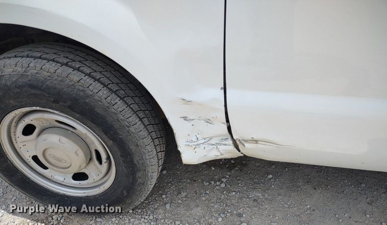 image for item LL9088 2006 Ford F350 Super Duty XL  Crew Cab utility bed pickup truck