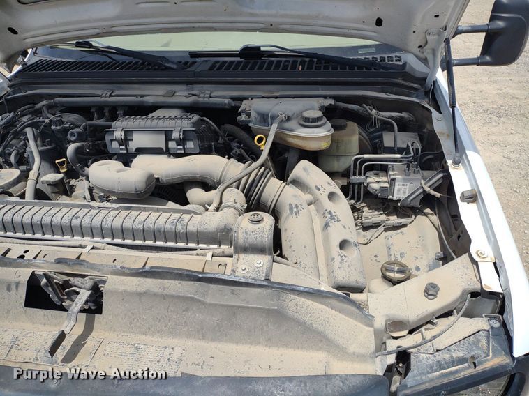 image for item LL9088 2006 Ford F350 Super Duty XL  Crew Cab utility bed pickup truck