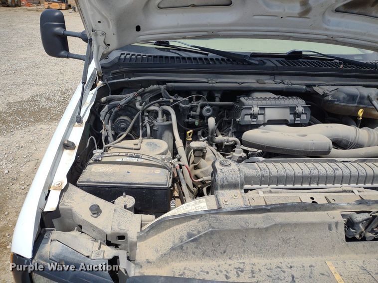 image for item LL9088 2006 Ford F350 Super Duty XL  Crew Cab utility bed pickup truck