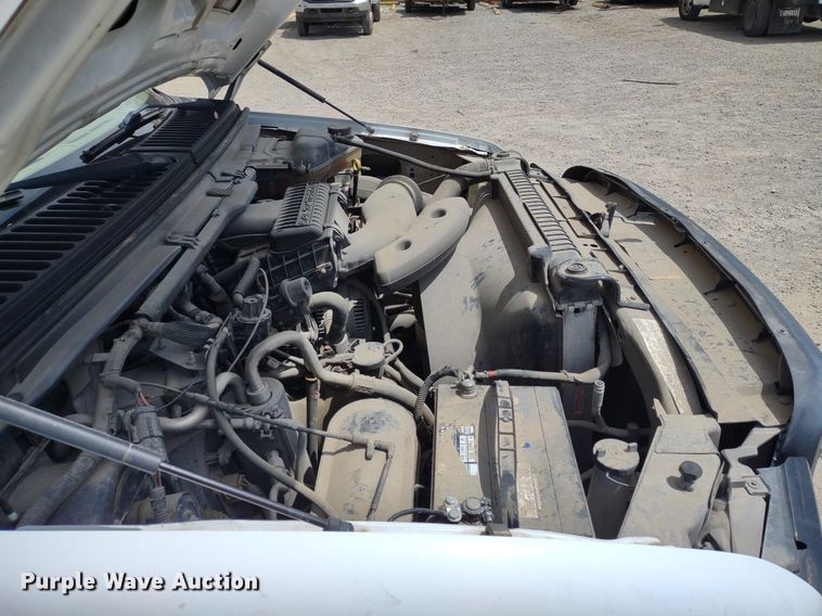 image for item LL9088 2006 Ford F350 Super Duty XL  Crew Cab utility bed pickup truck