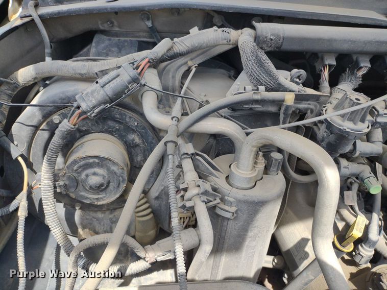 image for item LL9088 2006 Ford F350 Super Duty XL  Crew Cab utility bed pickup truck