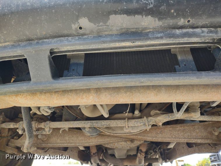 image for item LL9088 2006 Ford F350 Super Duty XL  Crew Cab utility bed pickup truck