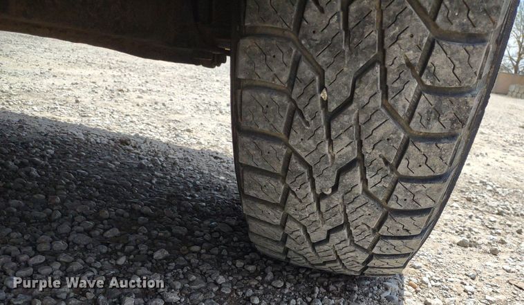 image for item LL9088 2006 Ford F350 Super Duty XL  Crew Cab utility bed pickup truck