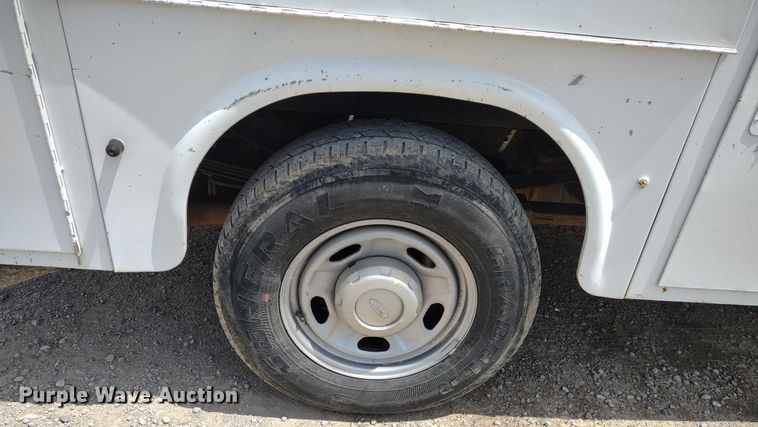 image for item LL9088 2006 Ford F350 Super Duty XL  Crew Cab utility bed pickup truck