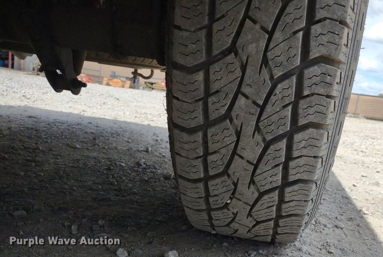 image for item LL9088 2006 Ford F350 Super Duty XL  Crew Cab utility bed pickup truck