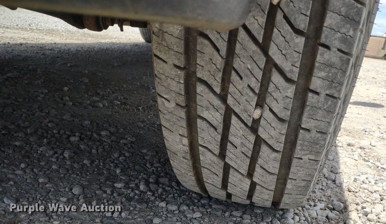 image for item LL9088 2006 Ford F350 Super Duty XL  Crew Cab utility bed pickup truck