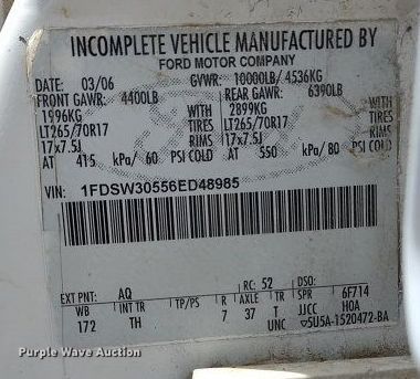 image for item LL9088 2006 Ford F350 Super Duty XL  Crew Cab utility bed pickup truck