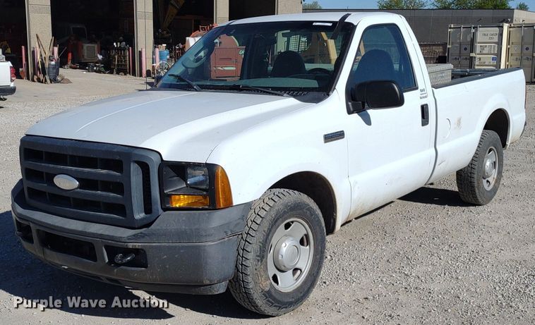 image for item LL9099 2006 Ford F250 Super Duty XL  pickup truck