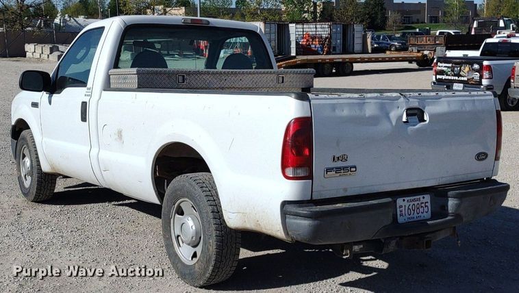 image for item LL9099 2006 Ford F250 Super Duty XL  pickup truck