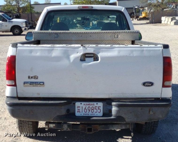 image for item LL9099 2006 Ford F250 Super Duty XL  pickup truck