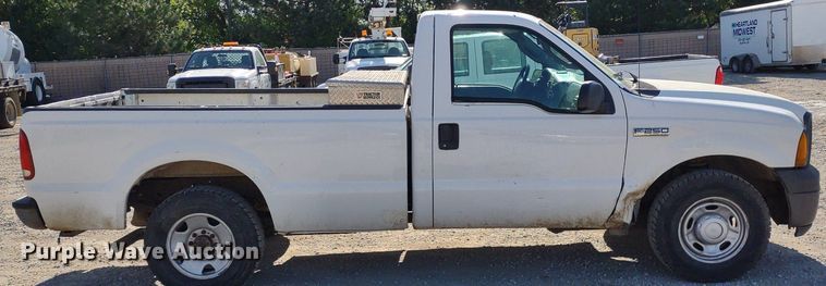 image for item LL9099 2006 Ford F250 Super Duty XL  pickup truck