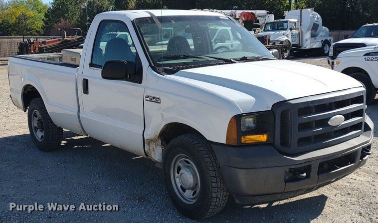 image for item LL9099 2006 Ford F250 Super Duty XL  pickup truck