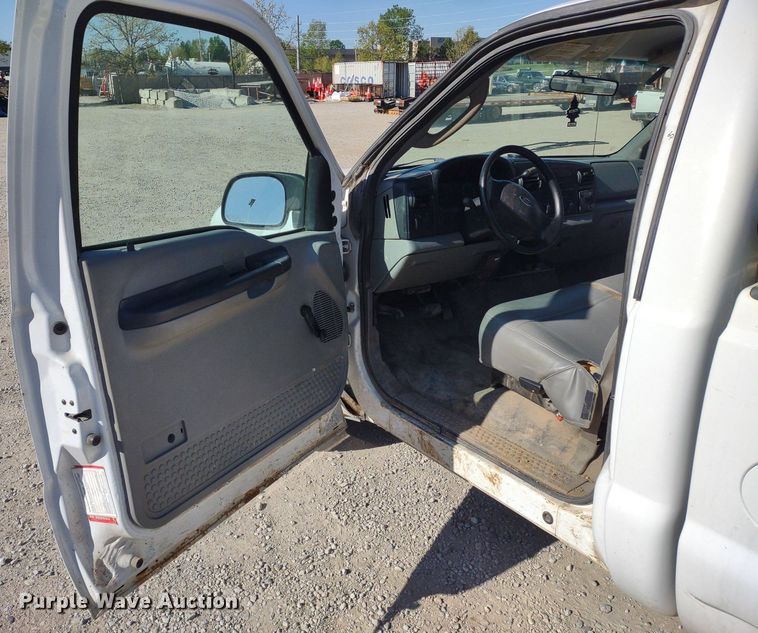 image for item LL9099 2006 Ford F250 Super Duty XL  pickup truck