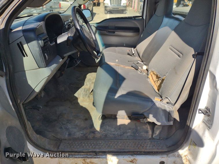 image for item LL9099 2006 Ford F250 Super Duty XL  pickup truck