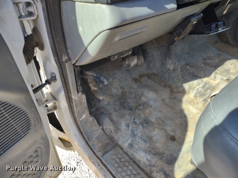 image for item LL9099 2006 Ford F250 Super Duty XL  pickup truck