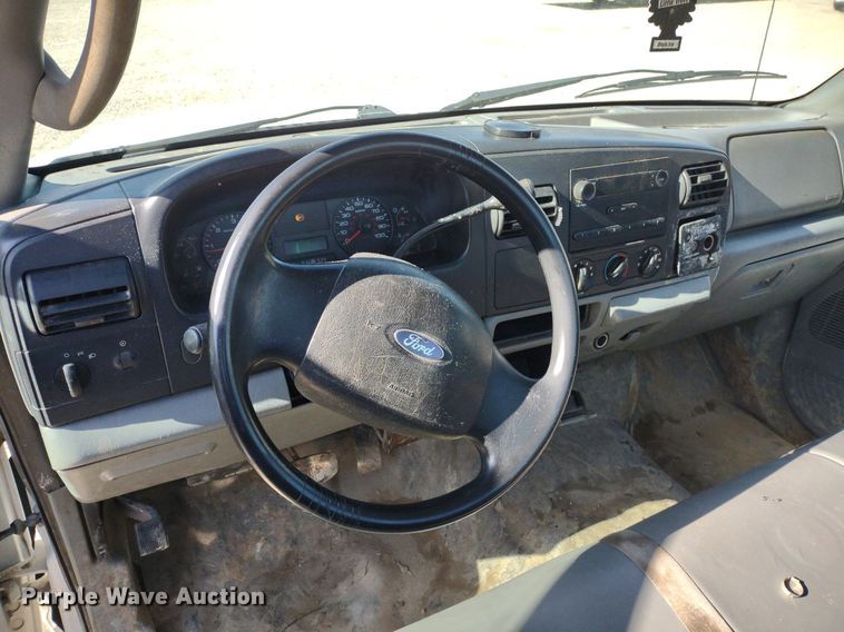 image for item LL9099 2006 Ford F250 Super Duty XL  pickup truck