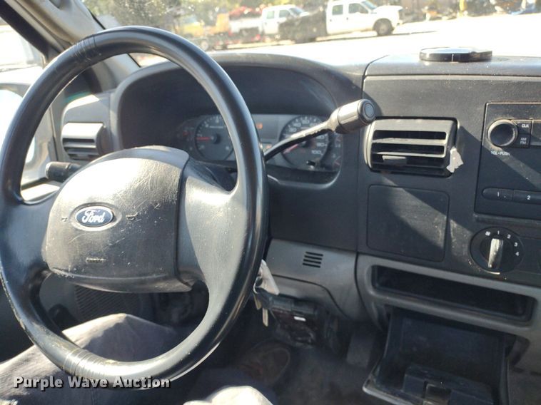 image for item LL9099 2006 Ford F250 Super Duty XL  pickup truck