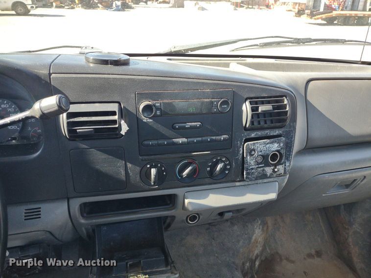 image for item LL9099 2006 Ford F250 Super Duty XL  pickup truck