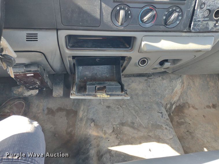 image for item LL9099 2006 Ford F250 Super Duty XL  pickup truck