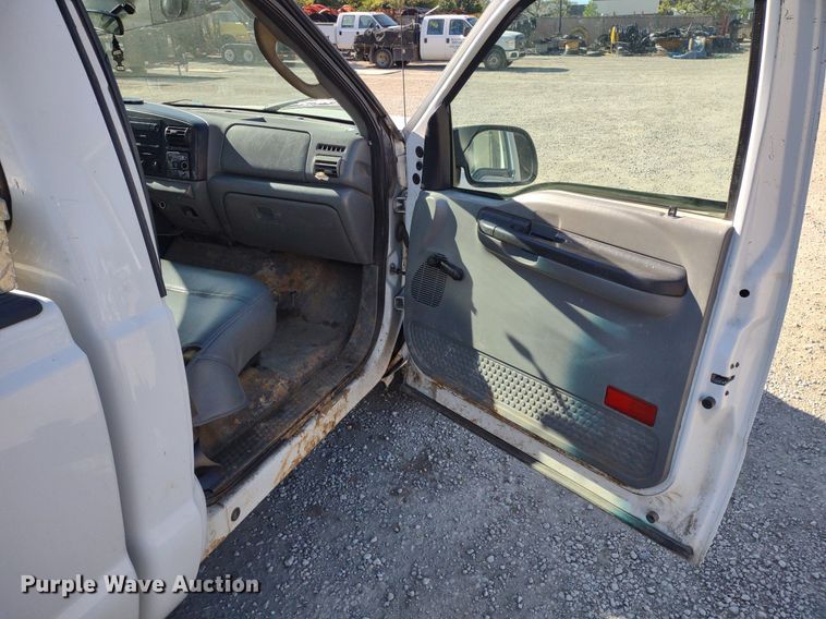 image for item LL9099 2006 Ford F250 Super Duty XL  pickup truck