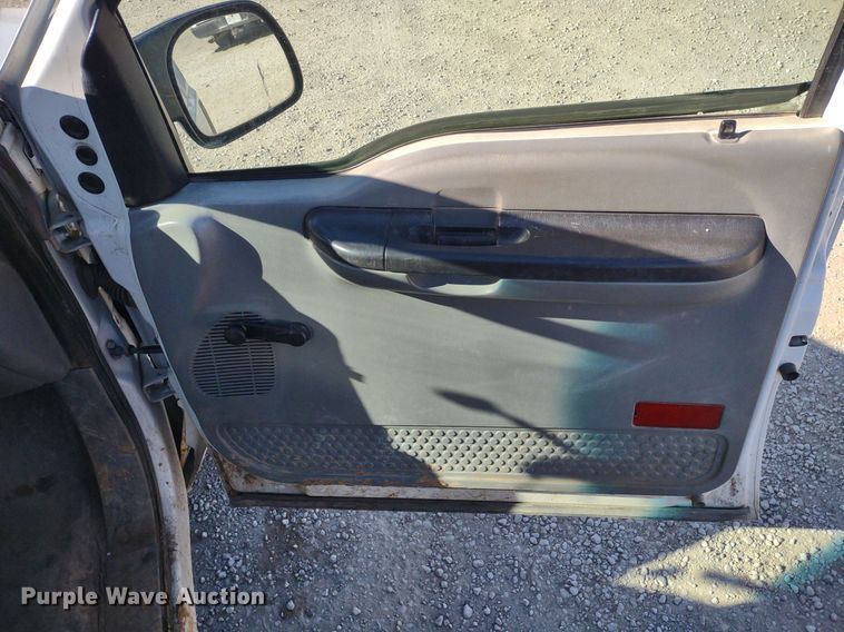 image for item LL9099 2006 Ford F250 Super Duty XL  pickup truck